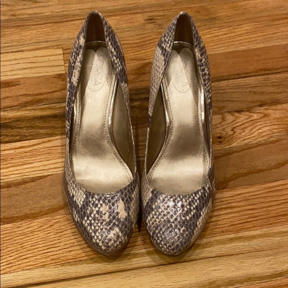 Snakeskin 3.75” pumps